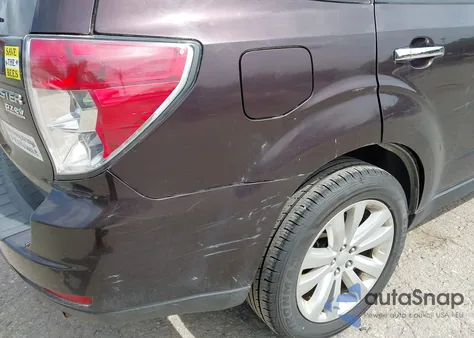 2013 Subaru Forester 2.5X Premium z USA, uszkodzony, nr VIN JF2SHADC5DH404156